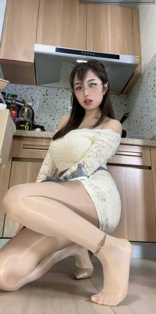 图片[2]-抖音博主：小团嫂，大尺度视频流出，小团嫂的身材真是无敌了，各种其他动作应有尽有，应该是某个金主爸爸调教的，看着是真的很好看，因为视频限制，这个帖子只能发两个视频，如果有需要联系客服吧！-SS网红科技